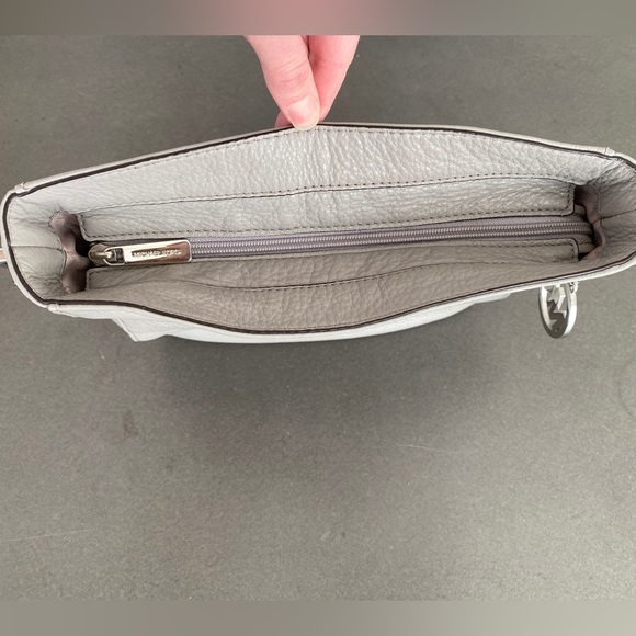 Michael Kors Bag - Picture 4 of 12